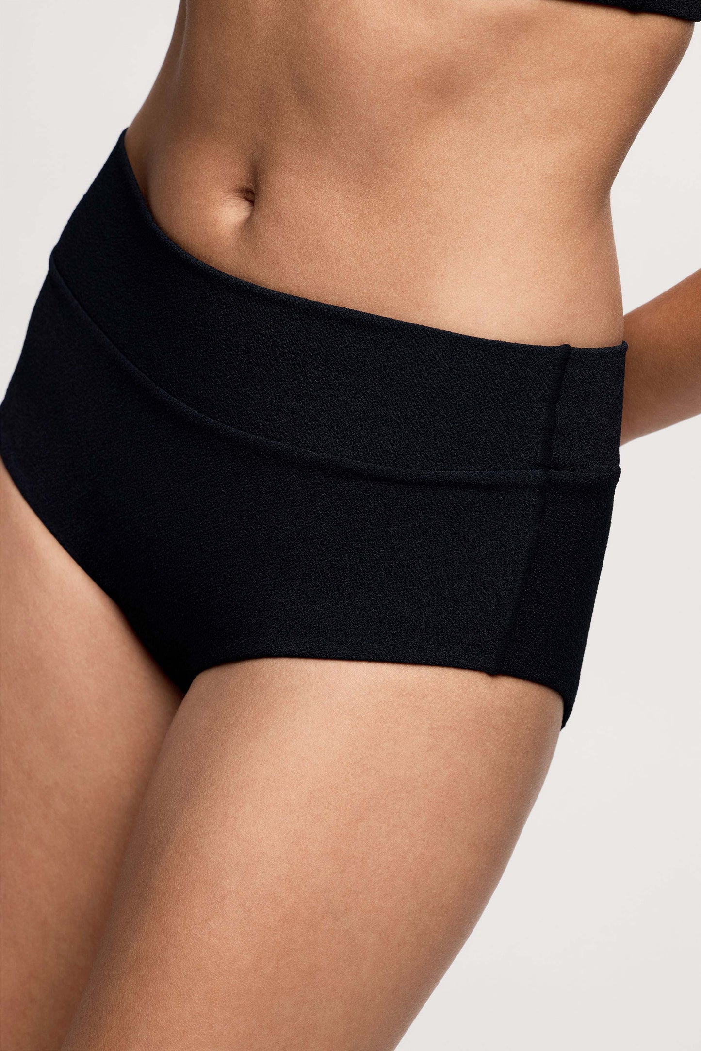 Boy Short Bikini Bottom | Crispy Black