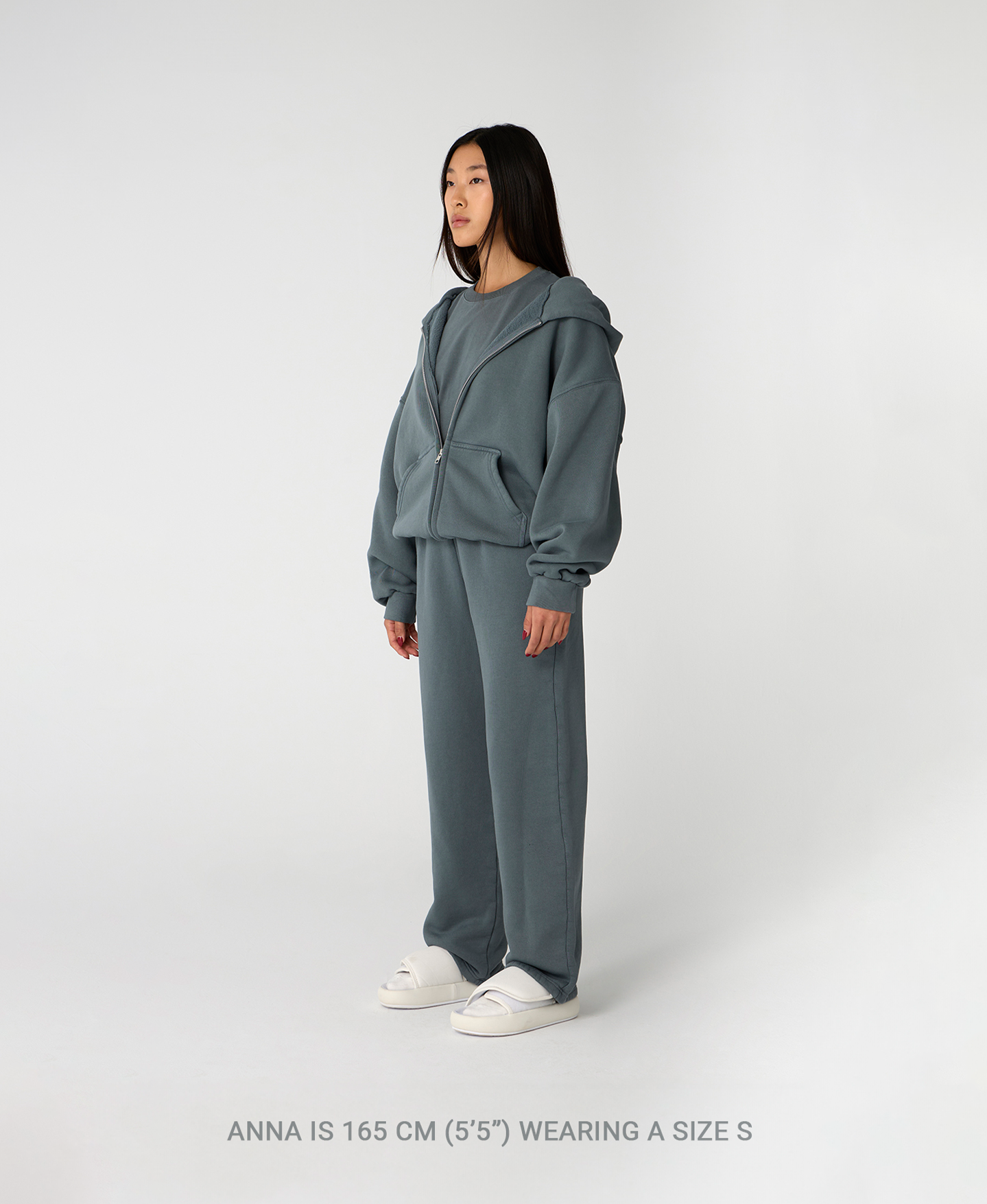 450 GSM 'Anthracite' Zipper