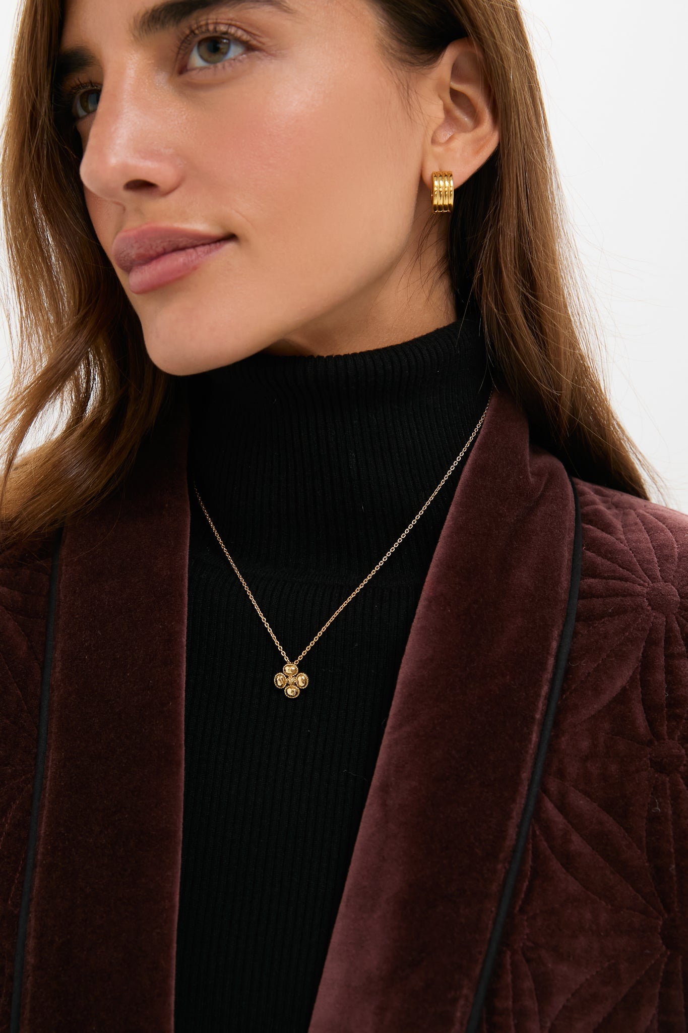 Berry Clover Station Necklace in Gold